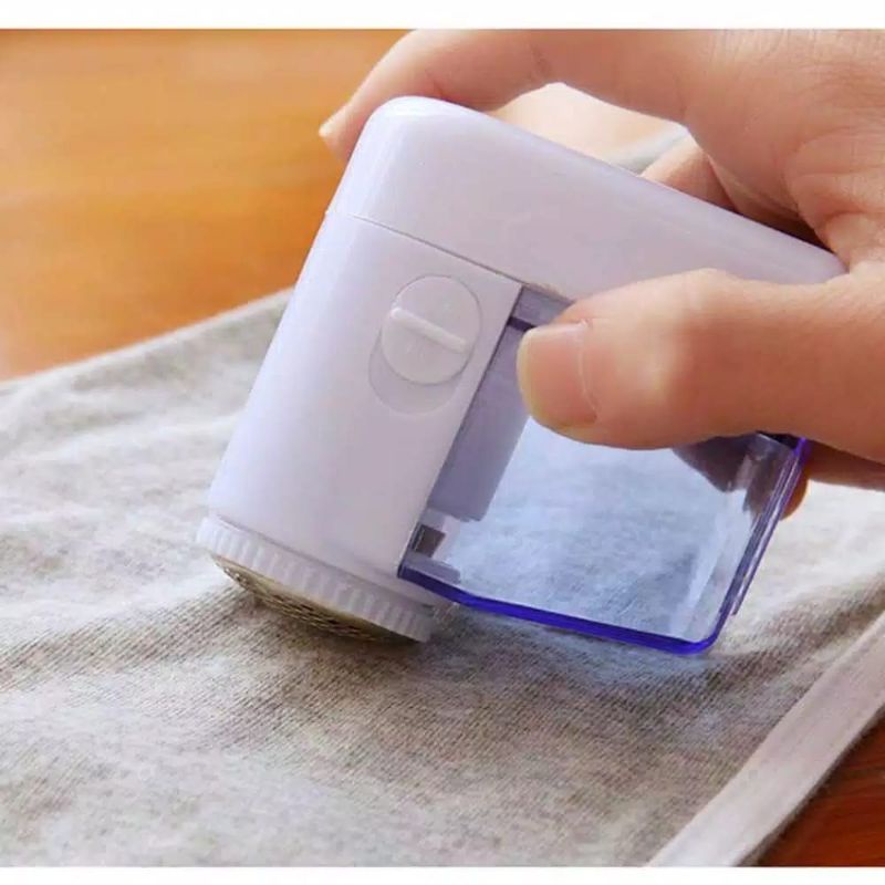 Alat Pencukur / Penghilang / Pembersih Serat Bulu Halus Baju Pakaian Electric Lint Remover