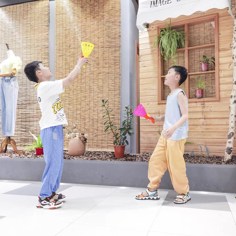 Mainan Bola Lempar Tangkap Dan Peluncur Untuk Interaksi Orang Tua Dan Anak