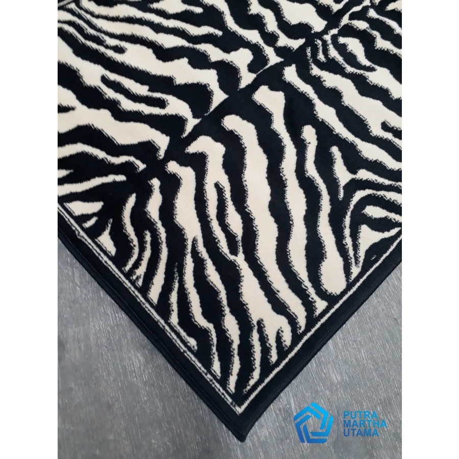 Karpet Lantai Monokrom 100x150 Animal Zebra, Karpet Permadani Bulu Tebal Black Cream-2