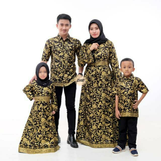 Baju batik keluarga untuk pesta