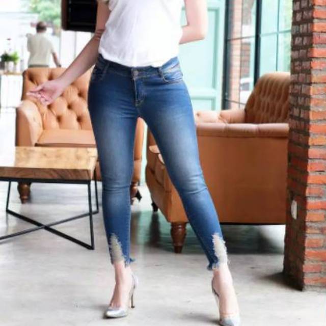 Celana Jeans Ripped Skinny