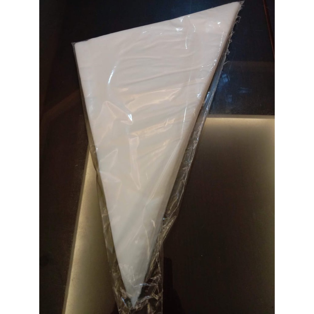 

Plastik Segitiga / Piping Bag 46 Cm X 35.5 Cm X 27 Cm 10 Lembar