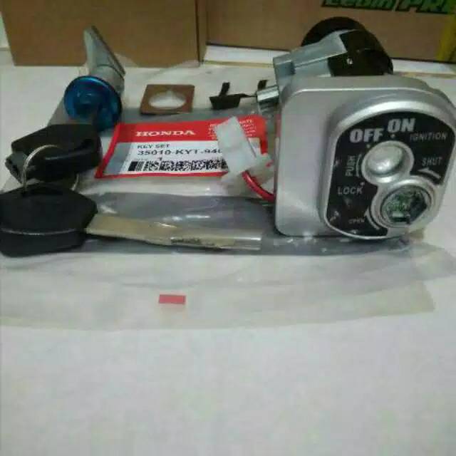Kunci kontak scoopy karbu-vario techno 110 karbu kunci kontak plus kunci jok original