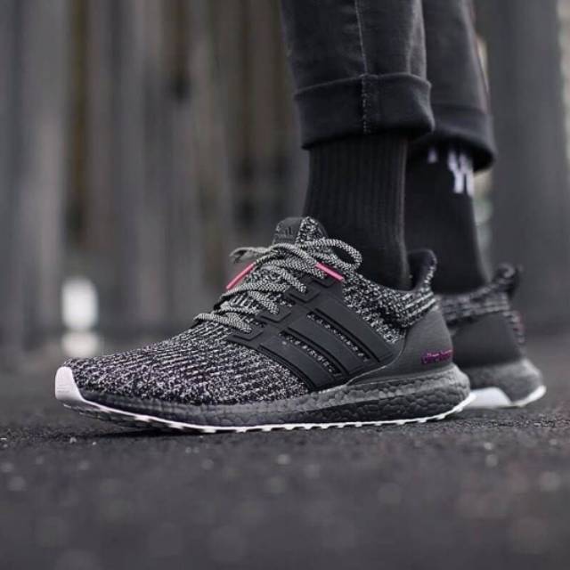 Adidas Ultra Boost 4.0 &quot;Breast Cancer Awareness&quot;