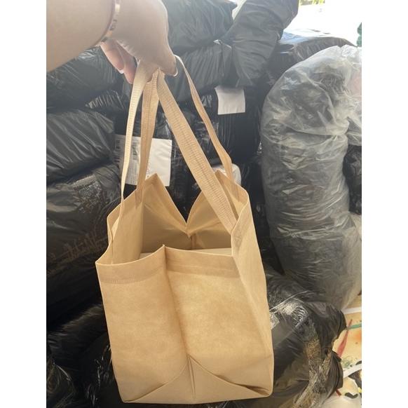 

- Promo- Harga Lusin Isi 12 Pcs - Tas Box Nasi Size 23 X 23 X 26 Versi Pres Pabrik