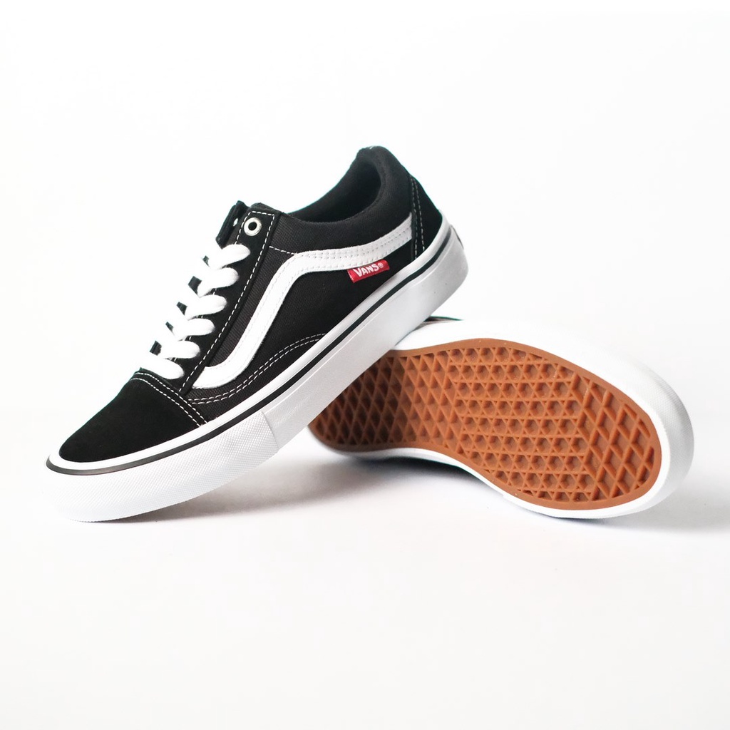 SALE DISKON! V4NS PRO OLDSKOOL BLACK/WHITE 100% ORIGINAL BNIB