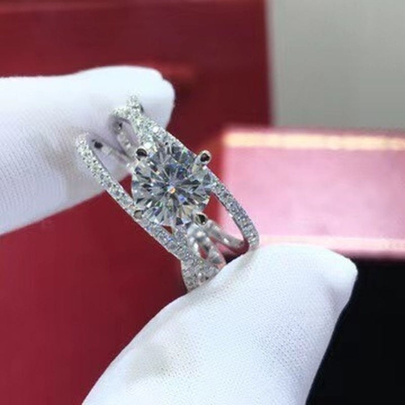 Fashion Inlaid Diamond Ring Plated Pt950 Ring