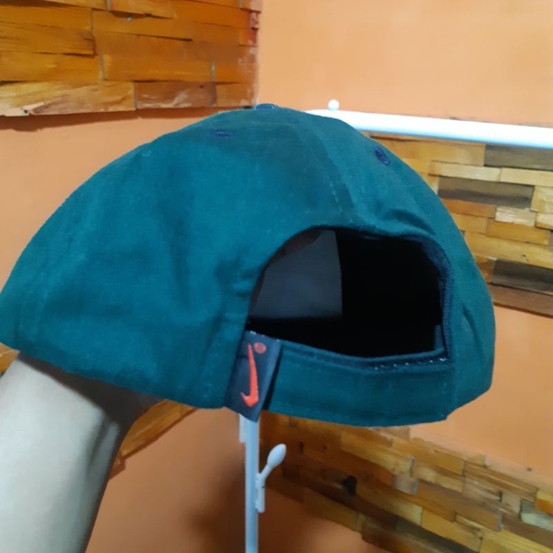 TOPI NIKE VINTAGE SMALL SWOOSH THRIFT SECOND
