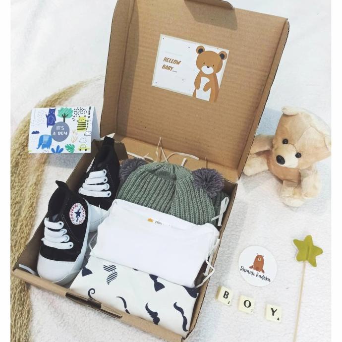 

Hampers baby boy black&white kado bayi laki