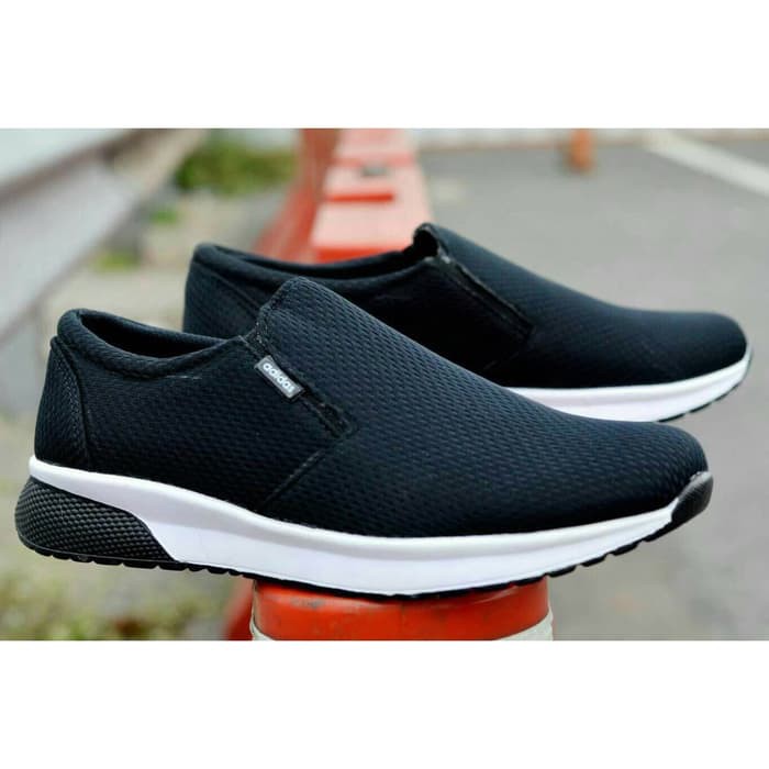SEPATU ADIDAS SLIP ON PRIA HITAM CASUAL TERBARU CROCS