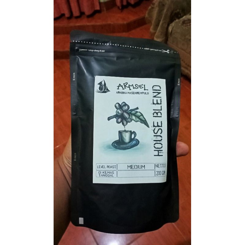 

Kopi Houseblend Arabica Kalosi Enrekang dan Robusta Tator