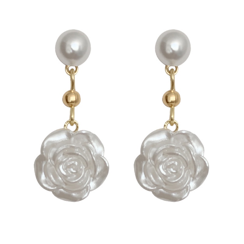 Anting Tusuk Gantung Desain Bunga Kamelia Hias Mutiara Warna Gold Untuk Wanita