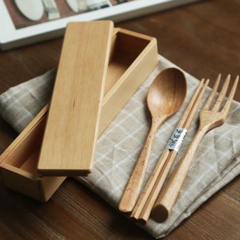 Alat Makan Kayu / Sendok Garpu Sumpit Kayu / Set Alat Makan Free Box