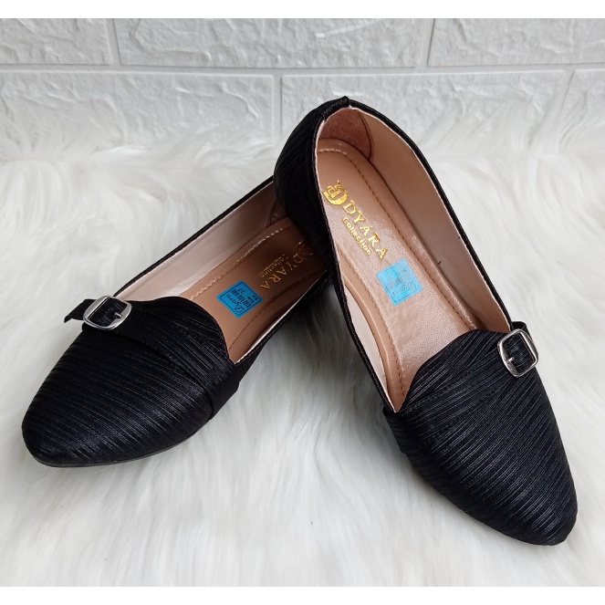 sepatu balet wanita model lidah gesper glossy hitam sepatu balet kerja simple