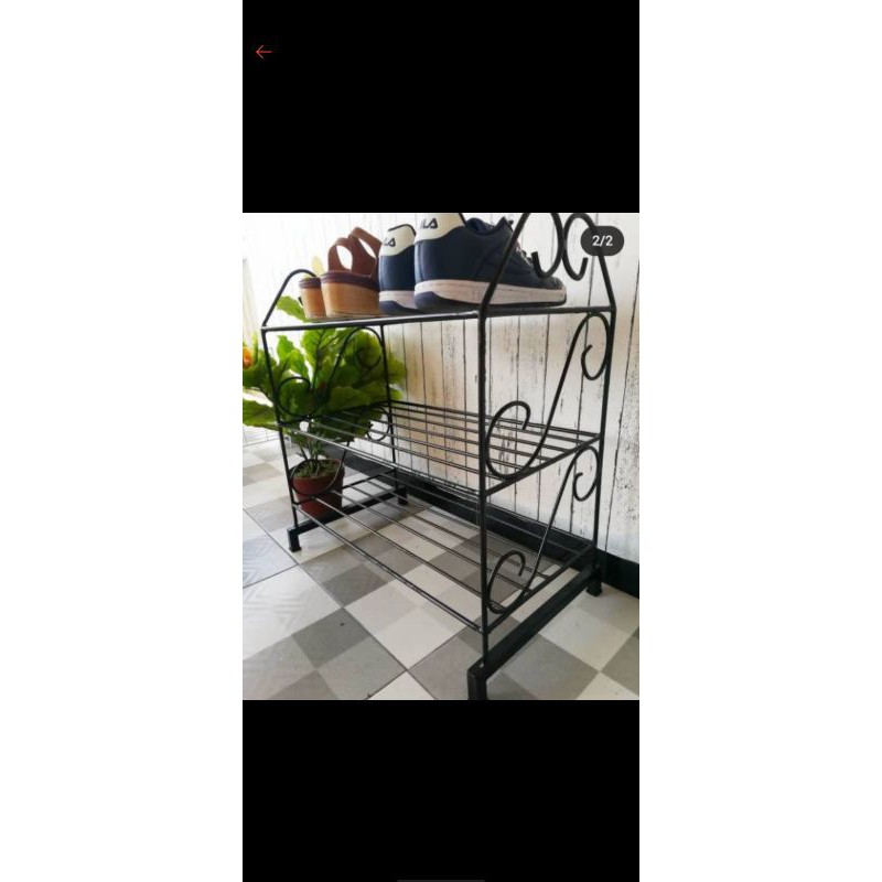 RAK SANDAL DAN SEPATU BESI MINIMALIS