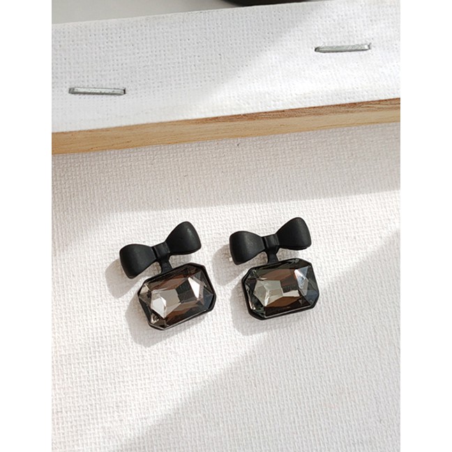 LRC Anting Tusuk Fashion Black Bow Crystal P82302