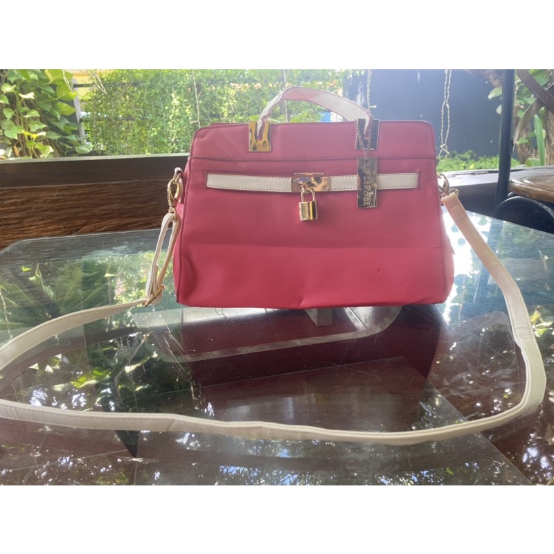 Tas merk lip service