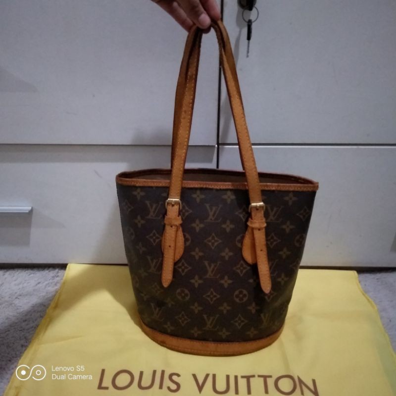 Preloved lv Bucket mono 23*26 no seri harga nego.