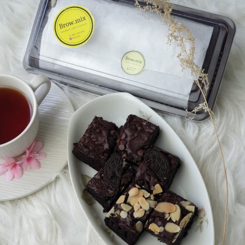 

FUDGY BROWNIES BANDUNG