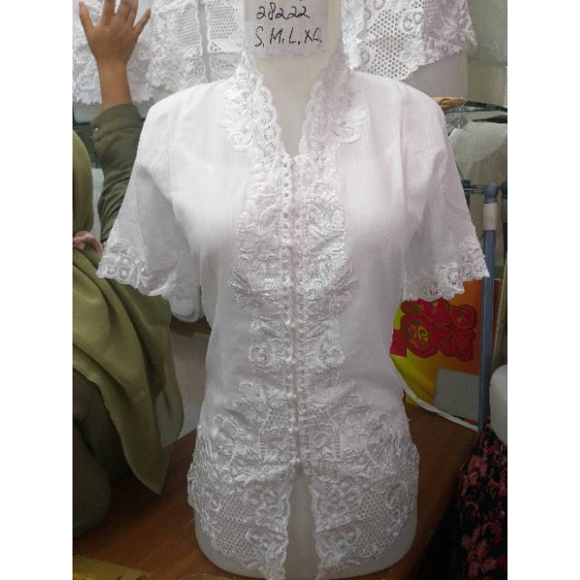 Kebaya putih 4