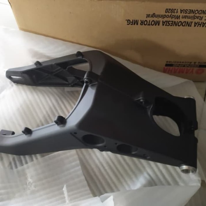 SWING ARM BELAKANG ORIGINAL YAMAHA VIXION R, R15 V3 / REAR ARM COMP BK6-F2110-10
