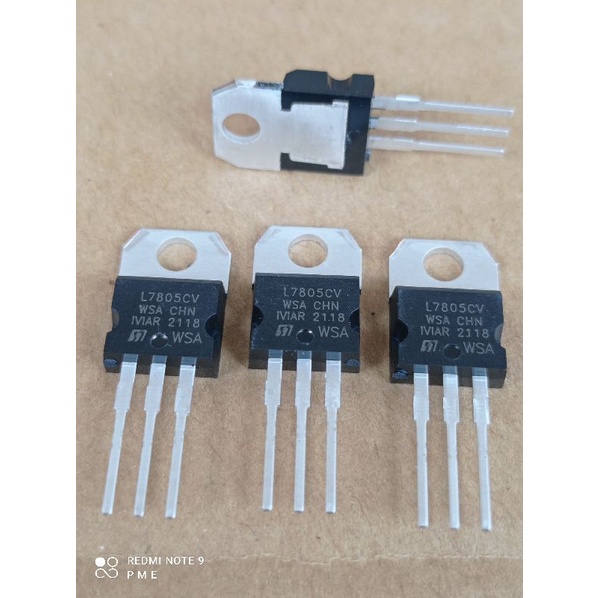 TRANSISTOR IC REGULATOR L 7805