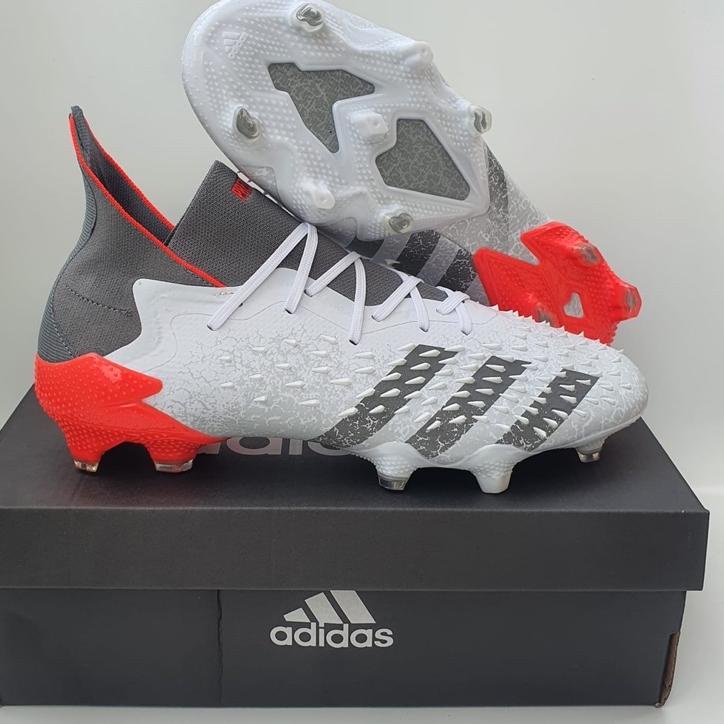 Best Seller.. Sepatu Bola Adidas Predator Freak .1 High Grey Red