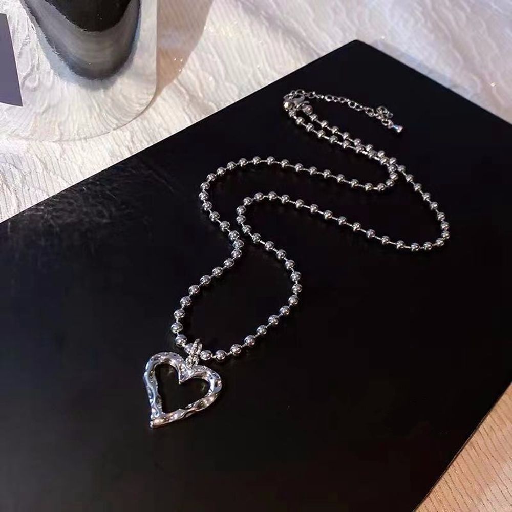 Needway  Exquisite Heart Clavicle Chain Luxury Baroque Necklace Korean Style Necklace Pearl Punk Elegant Angel Cool Simple Female Necklace