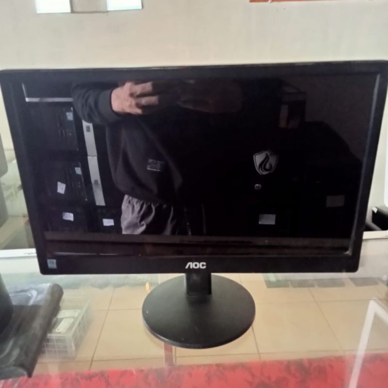 Monitor LED/LCD 16inch WIDE