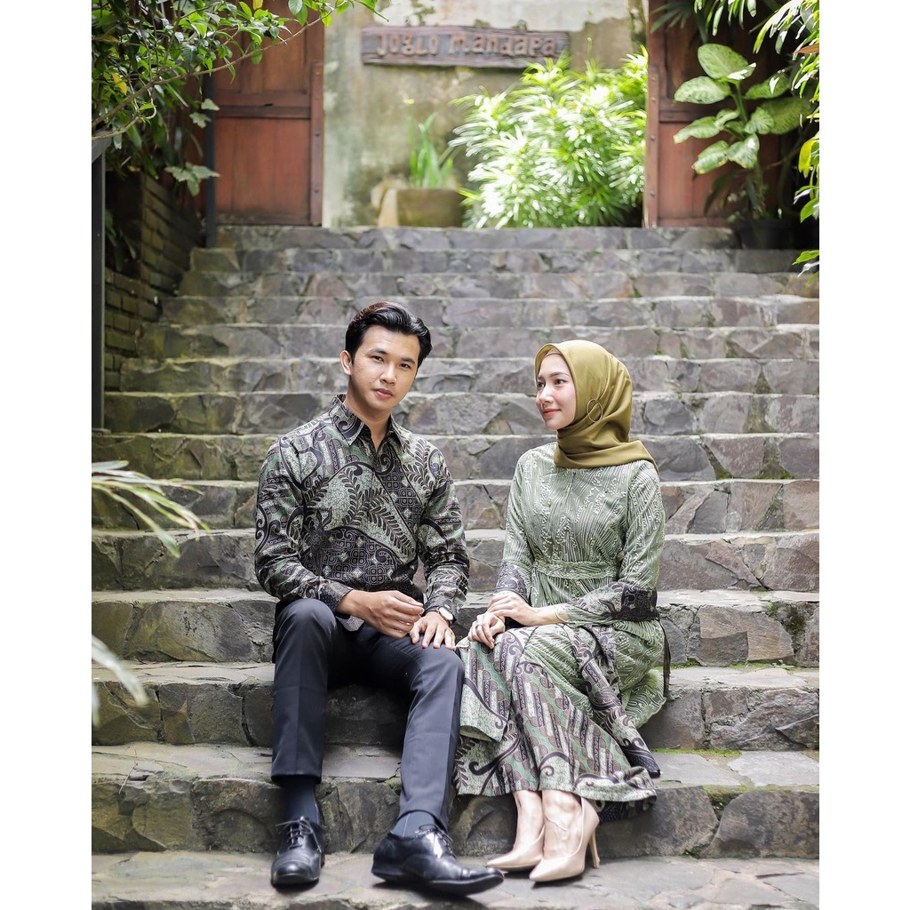 Shopashop Solo Batik Kebaya Couple Tunangan Couple Fayra Tulle Mutiara Kebaya Sage Couple Mecca  Modern Kebaya Wisuda Lamaran Baju Tunangan Batik Brukat Terbaru Baju Couple Kondangan Terbaru 2023