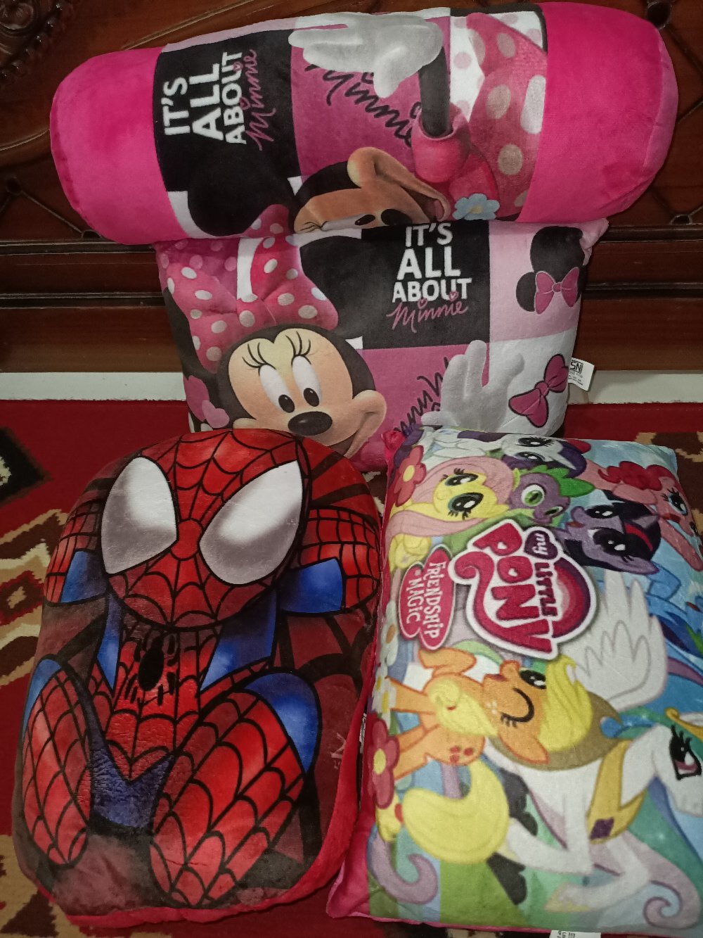 Paket Bantal Guling Minnie Tikus