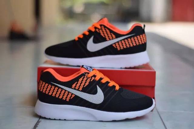 SEPATU SPORT NIKE AIRMAX RUNNING PRIA / SNEAKERS PRIA / WARNA ORANGE