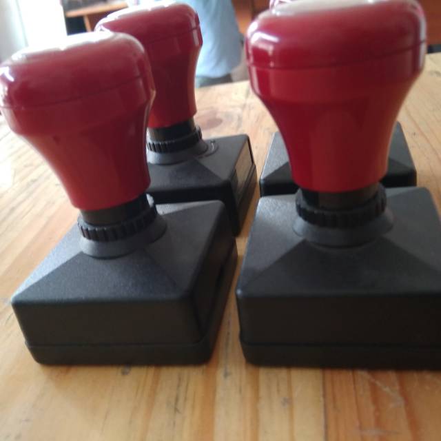 

Stempel Otomatis Kotak 4 cm