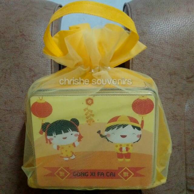 

Kaleng kotak souvenir