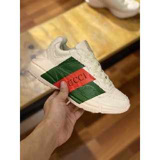  SEPATU  GUCCI  RHYTON CALFSKIN CASUAL  SANTAI OLAHRAGA PRIA 