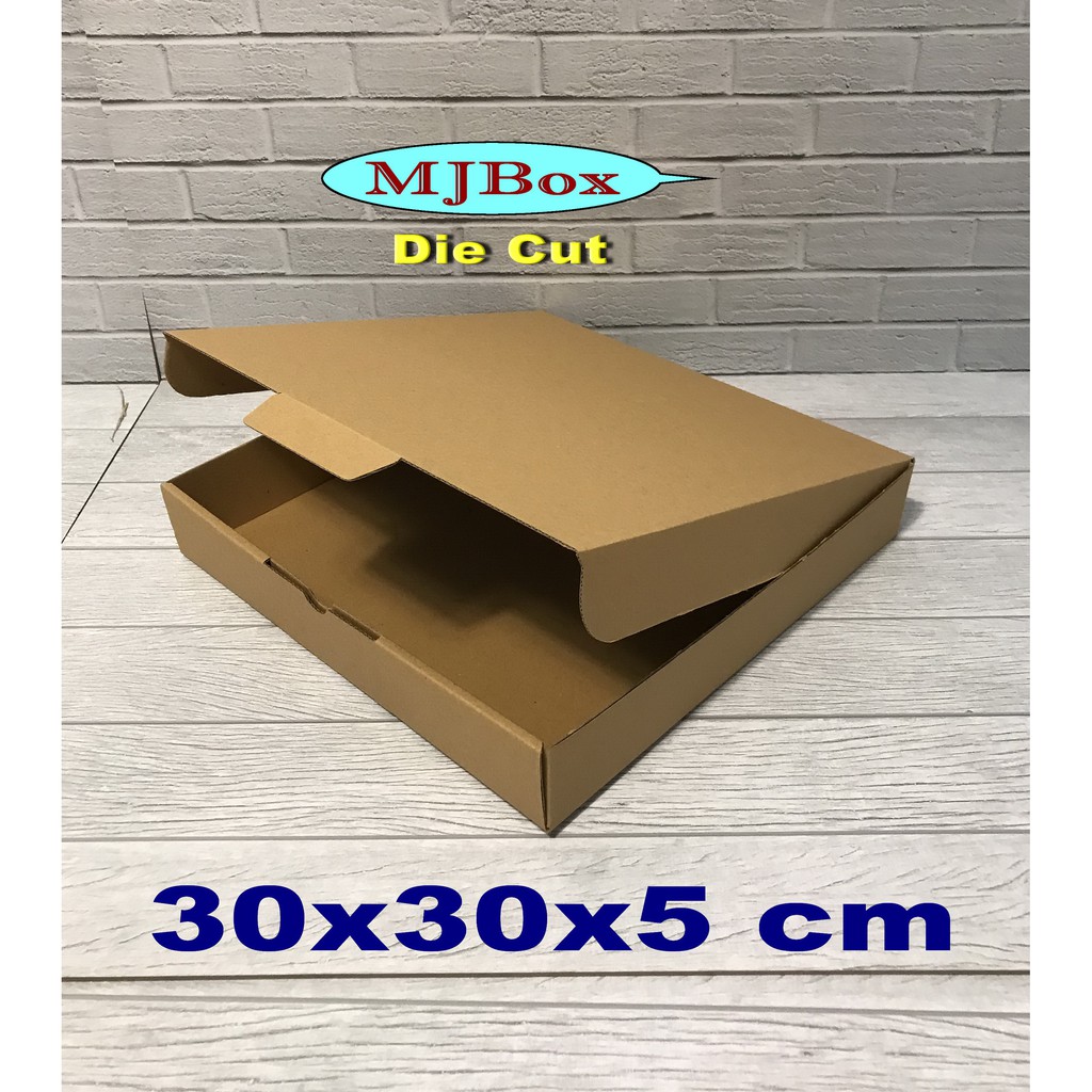 

Kardus 30 x 30 x 5 cm..... Die Cut ( untuk pembelian di atas 10 pcs harga lebih murah )