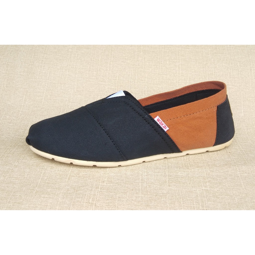 Sepatu slip on pria dan wanita wakei hitam tan.sepatu santai.sepatu kasual.sepatu hijabers