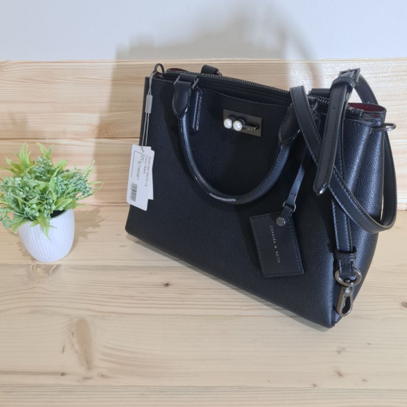 Preloved Tas Charles & Keith Original Black