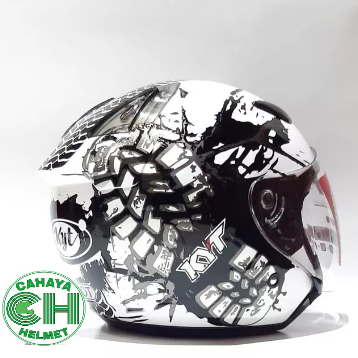 Helm KYT DJ Maru Motif Jejak Kaki Gedung Putih Hitam
