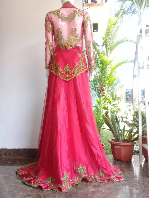 Kebaya manten merah cabe