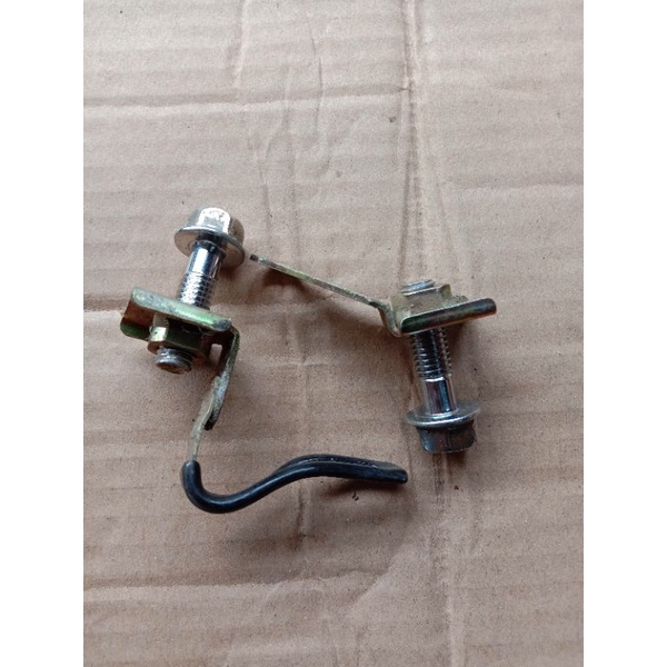 Baut kupingan lampu Tiger Revo 2008