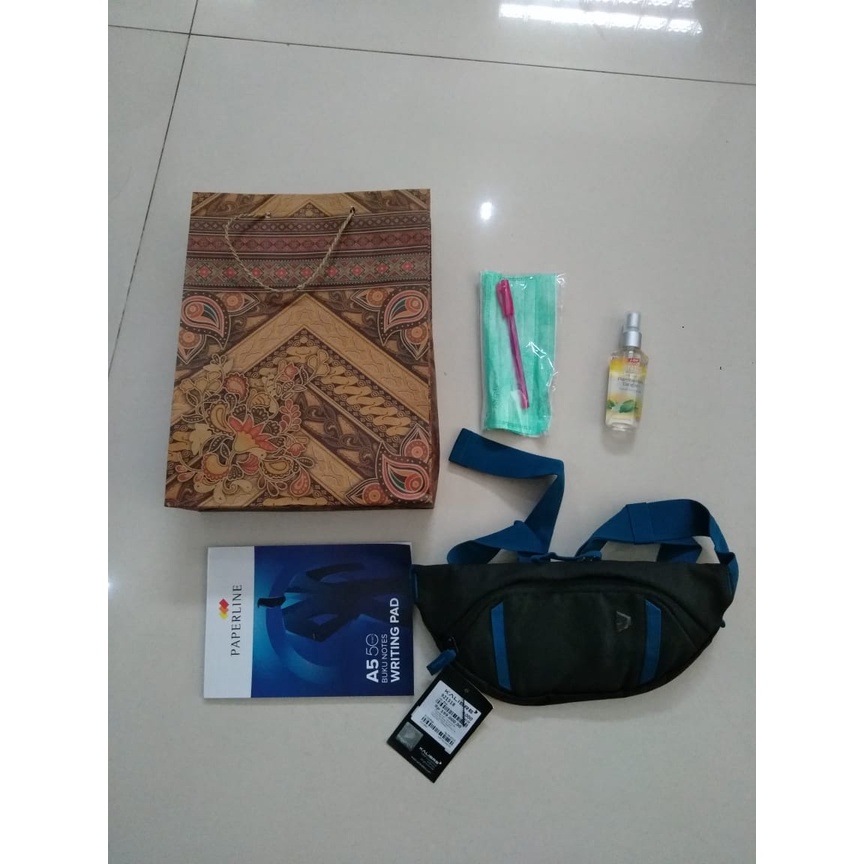 

Perlengkapan Seminar Kit Set