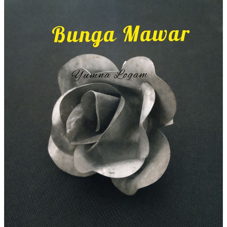 Bunga mawar/Rose mekar ornamen pagar besi
