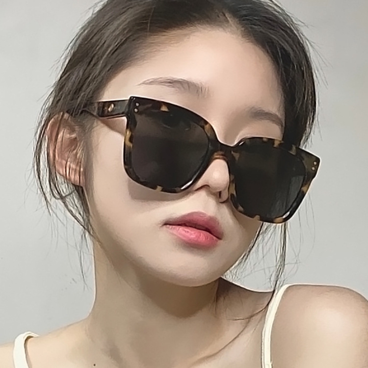 Fashion retro kuku same style square big frame men's and women's street shooting sunglasses