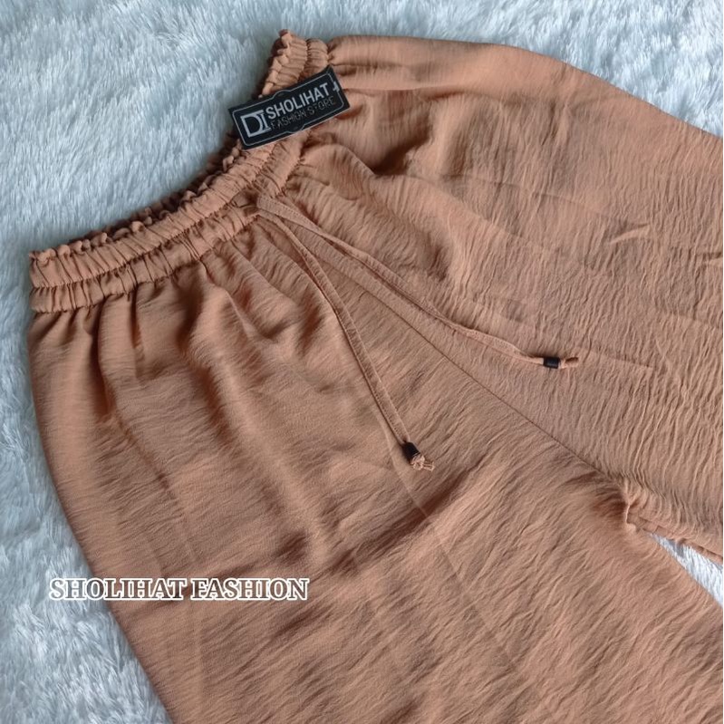 KULOT CRINKEL AIRFLOW ANAK 5-10 TAHUN / KULOT CRINCLE AIRFLOW ANAK CEWE PREMIUM / KULOT AIRFLOW ANAK M L XL / KULOT UNIQLO ANAK / KULOT KRINGKLE ANAK POLOS / KULOT CRINKLE ANAK PEREMPUAN CEWE CEWEK / KULOT CRINKEL AIRFLOW ANAK TERBARU 2022 / SHOLIHATSTORE