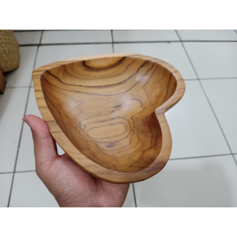 Mangkuk Kayu Jati Berbentuk Hati Leber 20cm Tinggi 18cm