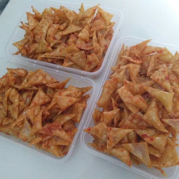 

Keripik pangsit / keripik pangsit goreng