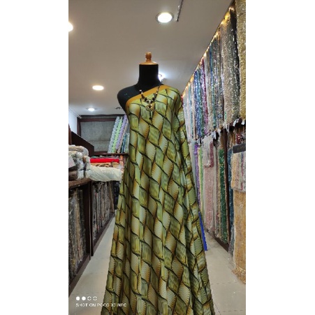 Kain Sutra Silky Motif Geometric Snake Green