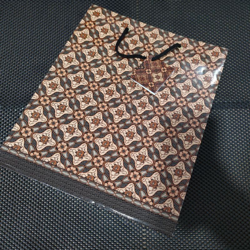 

paper bag KIKY 330x26,5x13,5 batik satuan kupu2