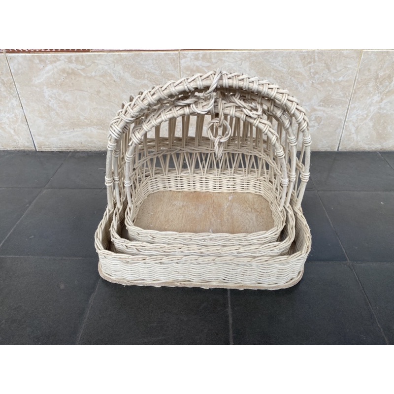 

Keranjang Rotan Kotak | Sangkar Ayun Burung Rotan | Keranjang Parcel Kotak | Set isi 3